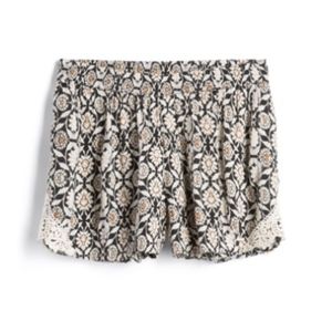 R. D. Style Tia Lace Hem Detail Short size S